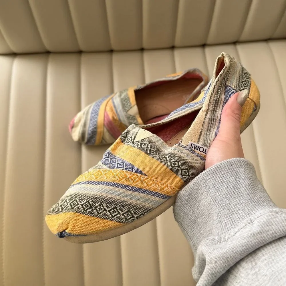 Toms Multicolor Striped Espadrilles Flats Slip On Cozy Aztec Tribal Shoes